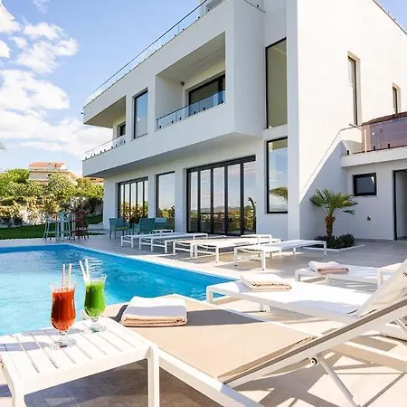 Modern Masterpiece With Sea And Views ! * Rrashbull